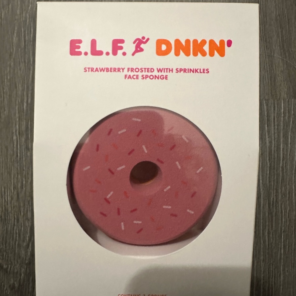 ELF X Dunkin Strawberry Frosted Donut Face Sponge 🍩